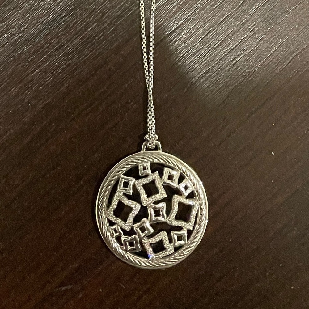 David Yurman, white gold, unique necklace with diamonds. Stunning metal 18”